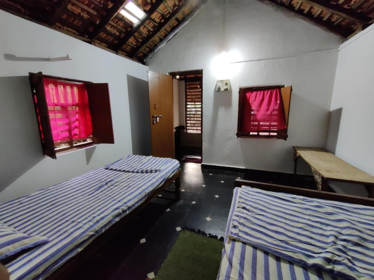 Surya Beach Cafe And Stay Gokarna  Room photo