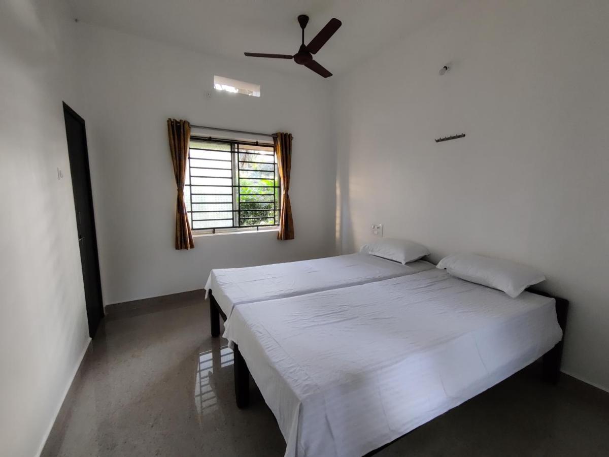 Surya Beach Cafe And Stay Gokarna  Exterior photo