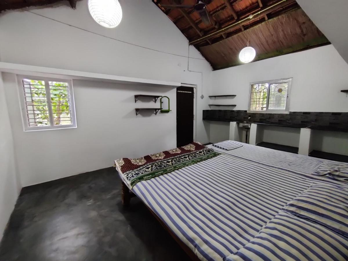 Surya Beach Cafe And Stay Gokarna  Exterior photo
