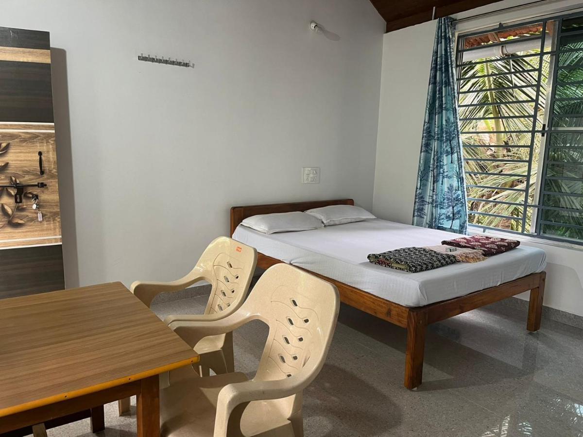 Surya Beach Cafe And Stay Gokarna  Exterior photo